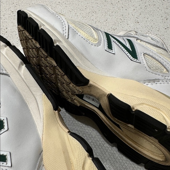 New Balance Women's Cream and Mint Sneakers - Picture 11 of 13